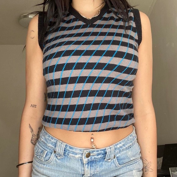 Sweater vest - Picture 2 of 2